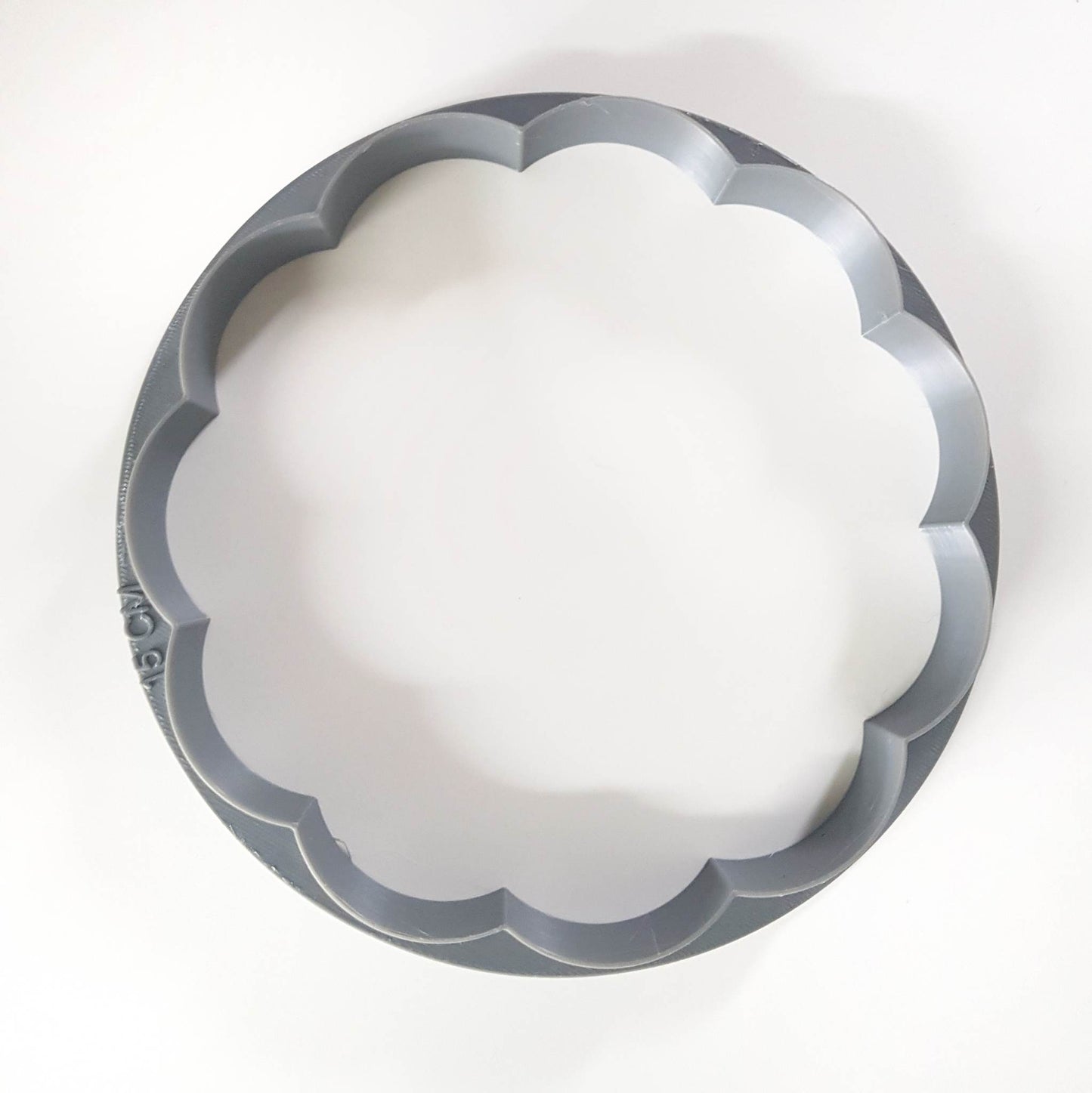 Oversized Cutter - Scalloped Circle